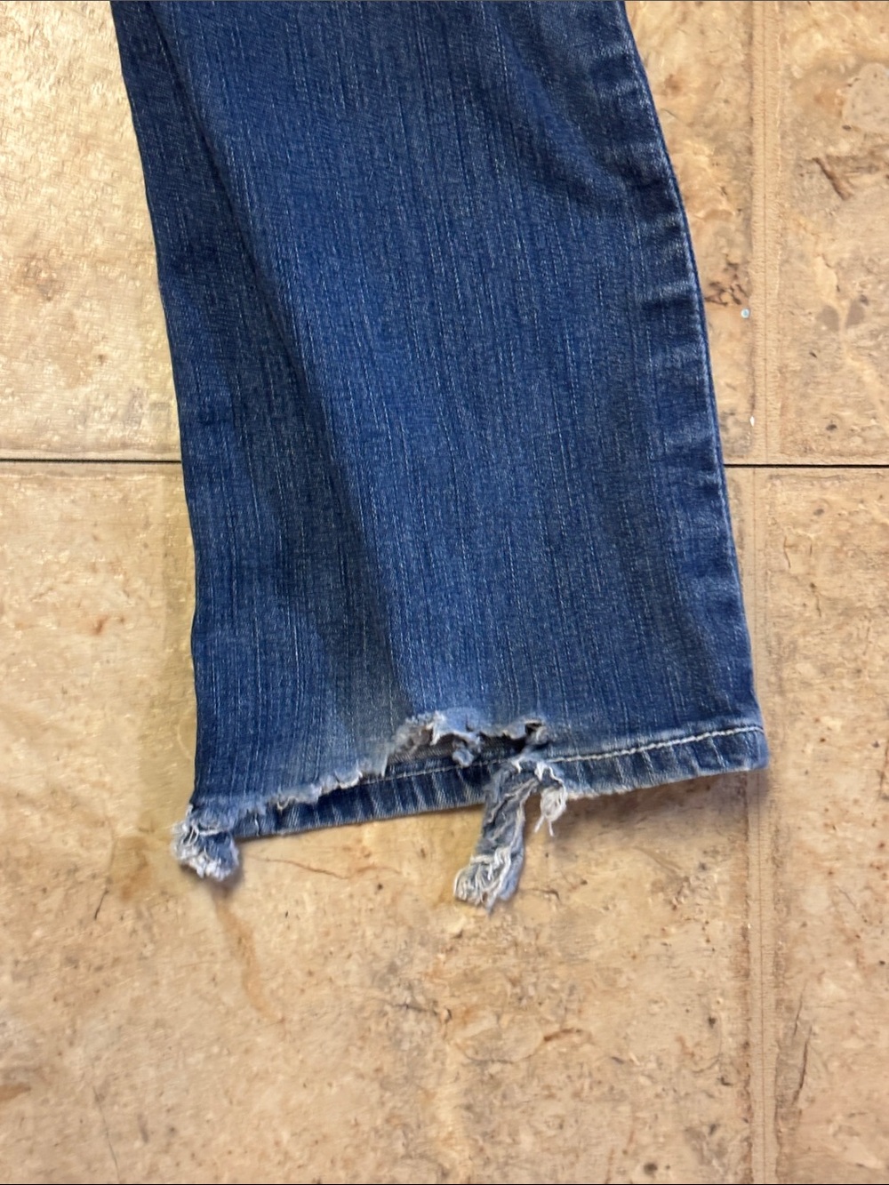 Ariat Women’s Blue Denim Jeans - Classic Mid Wash size 30 R Mid Rise Bootcut - Picture 7 of 8